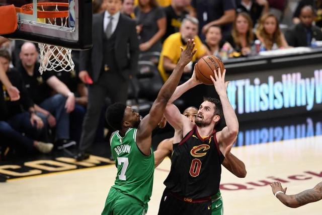 世俱杯金靴赔率：迪马利亚淘汰仍第1 凯恩紧咬